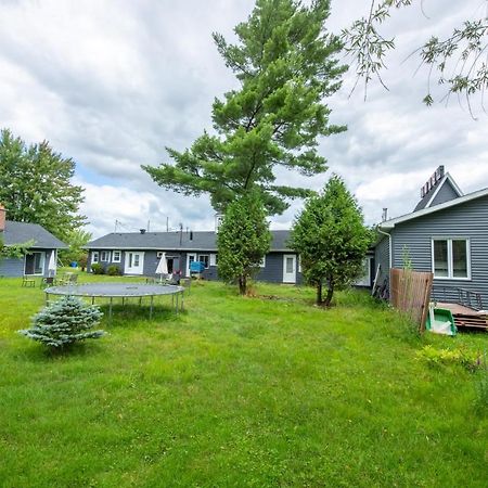 Motel Fleur De Lys Magog Esterno foto
