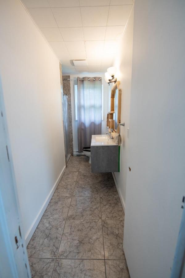 Motel Fleur De Lys Magog Esterno foto