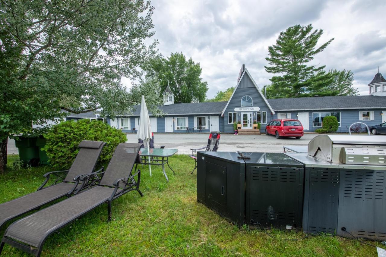 Motel Fleur De Lys Magog Esterno foto
