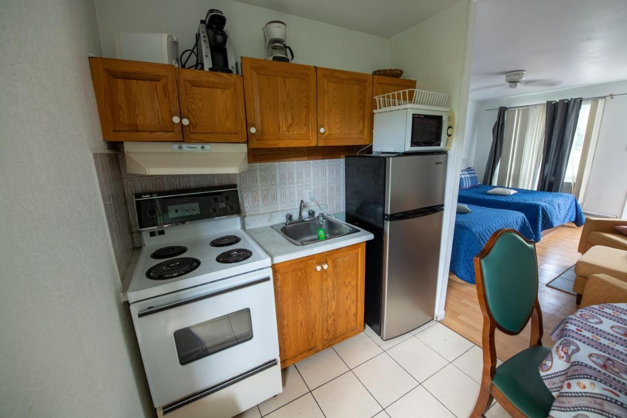 Motel Fleur De Lys Magog Esterno foto