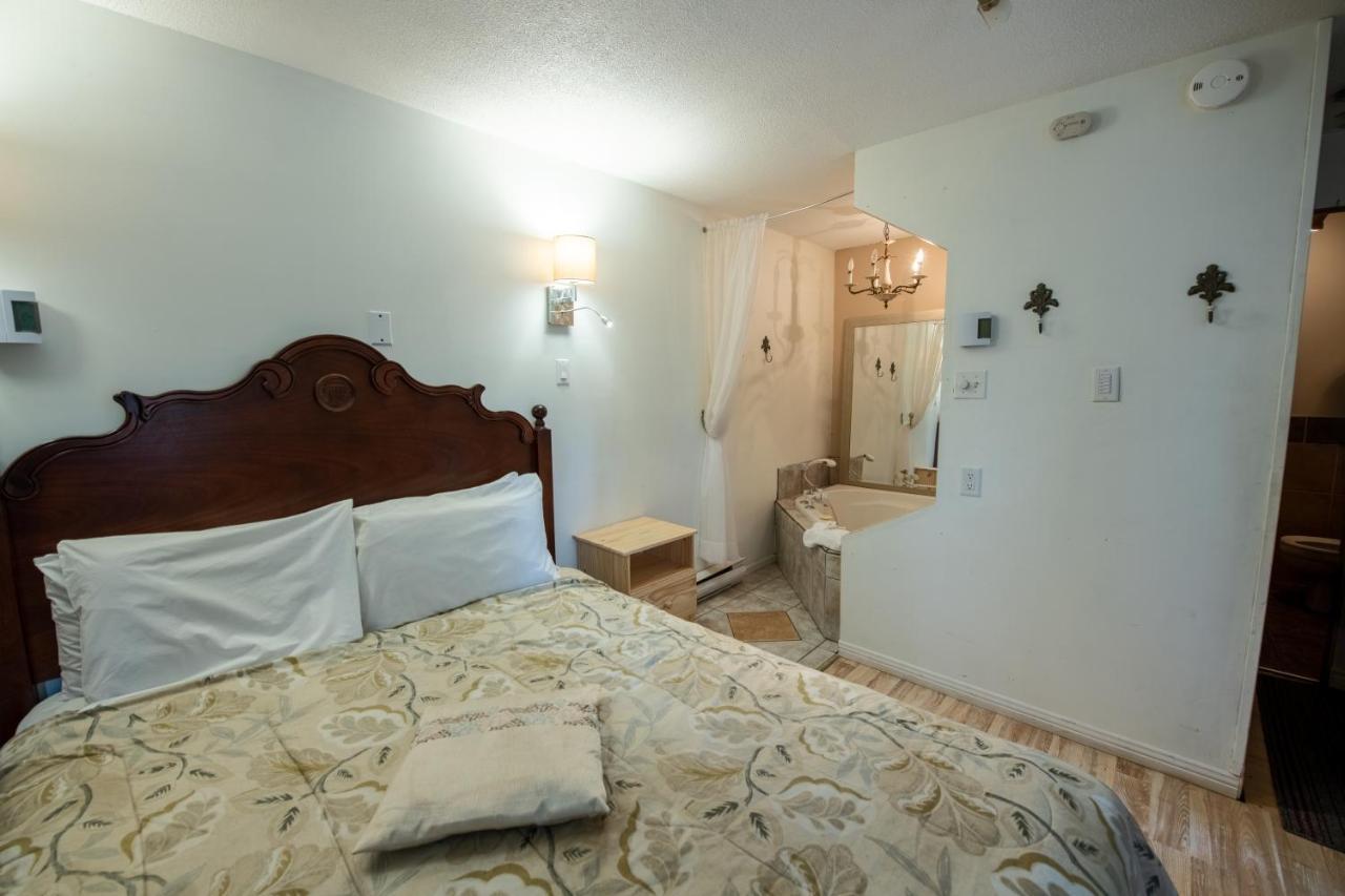 Motel Fleur De Lys Magog Esterno foto