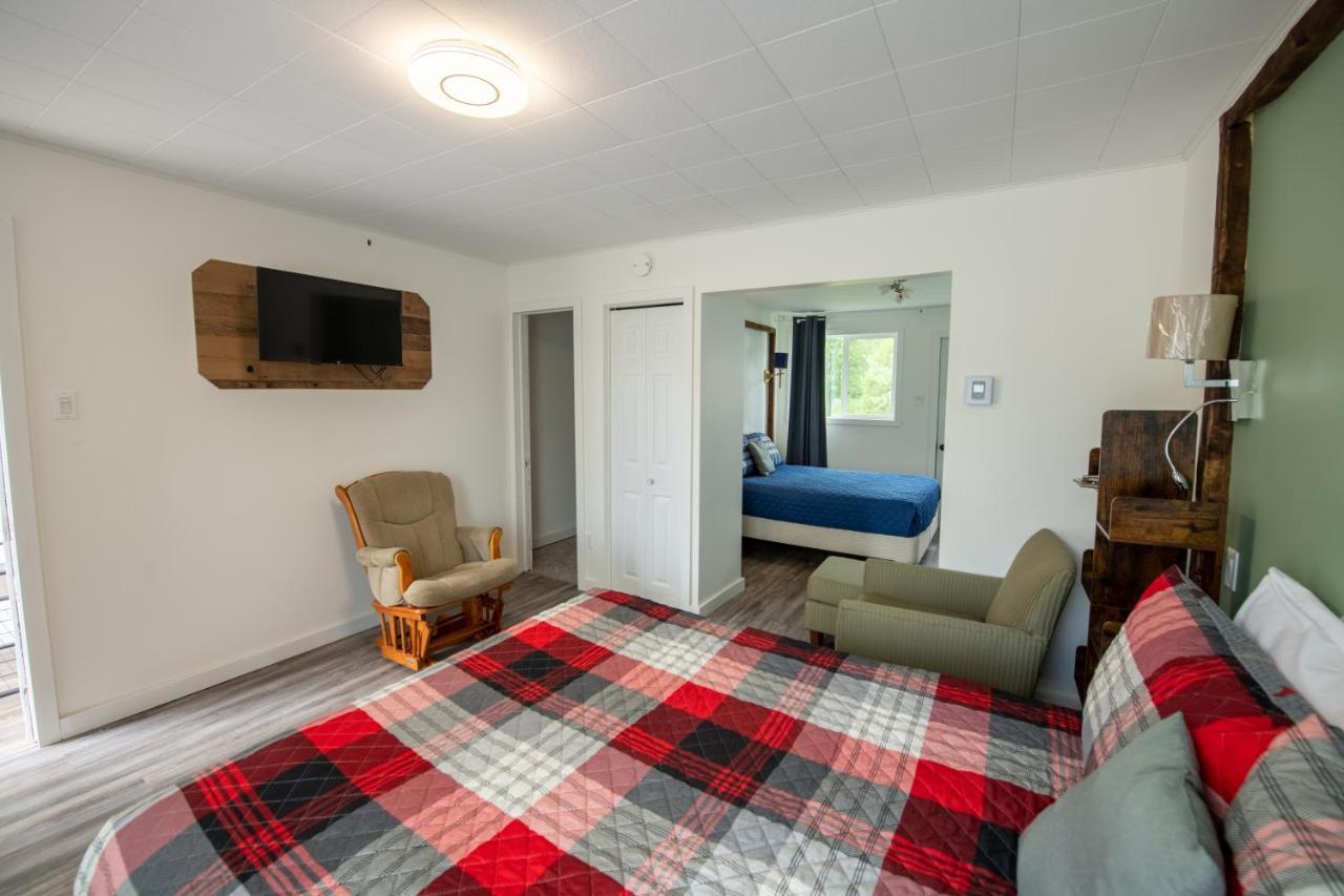 Motel Fleur De Lys Magog Esterno foto