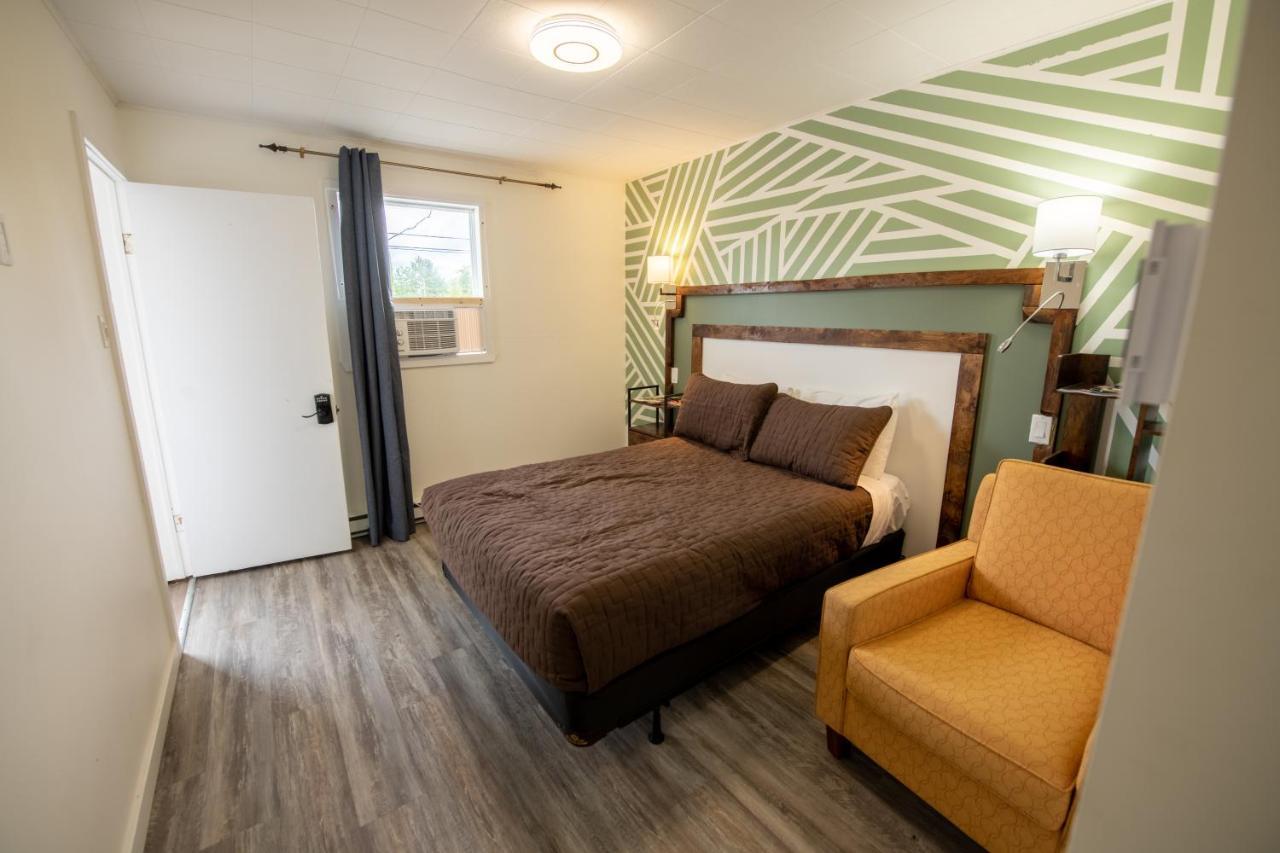 Motel Fleur De Lys Magog Esterno foto
