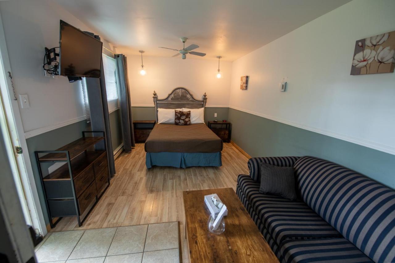 Motel Fleur De Lys Magog Esterno foto