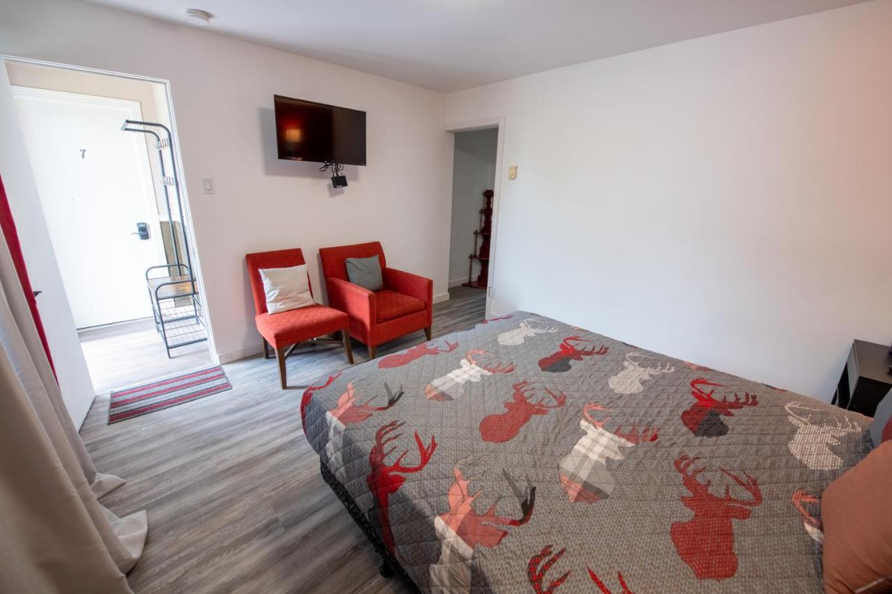 Motel Fleur De Lys Magog Esterno foto