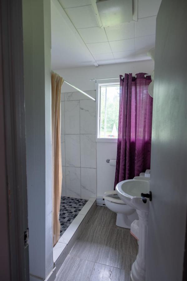 Motel Fleur De Lys Magog Esterno foto