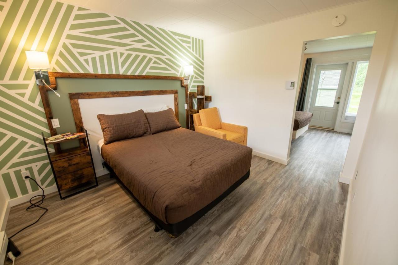 Motel Fleur De Lys Magog Esterno foto