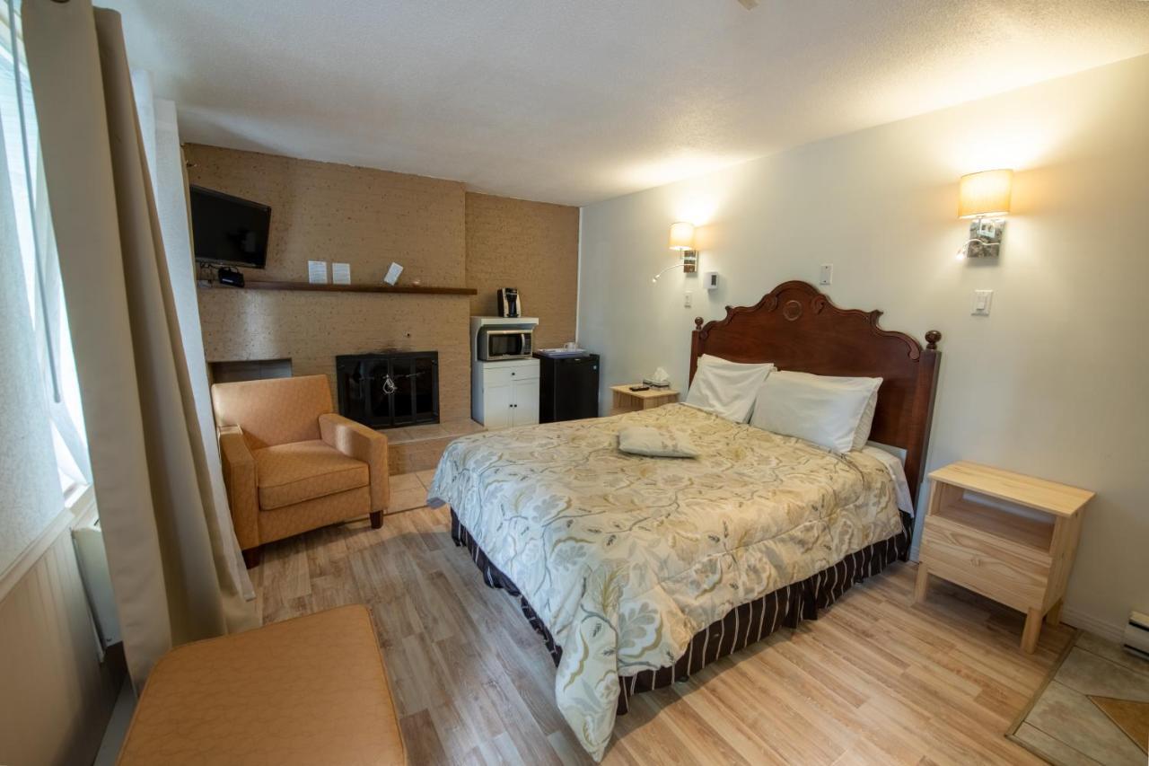 Motel Fleur De Lys Magog Esterno foto