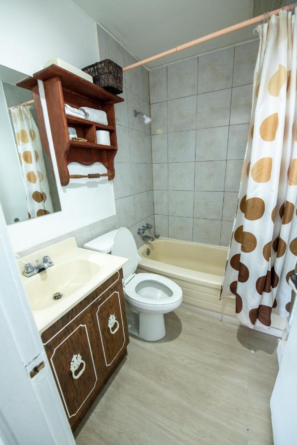 Motel Fleur De Lys Magog Esterno foto