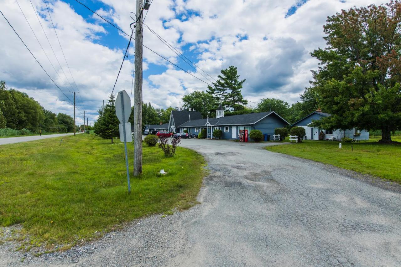 Motel Fleur De Lys Magog Esterno foto