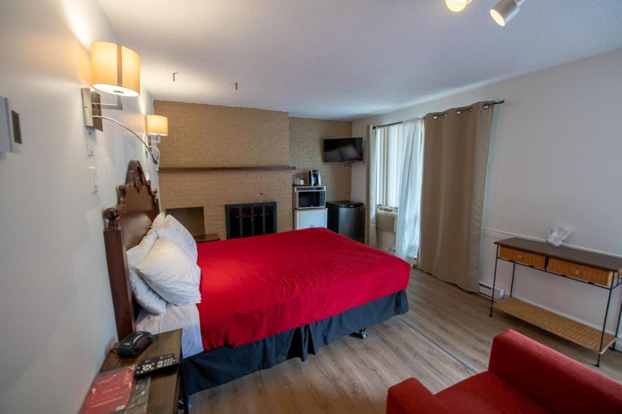 Motel Fleur De Lys Magog Esterno foto