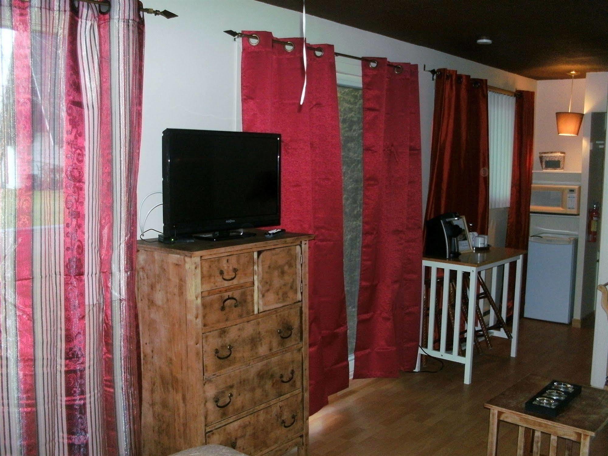 Motel Fleur De Lys Magog Esterno foto