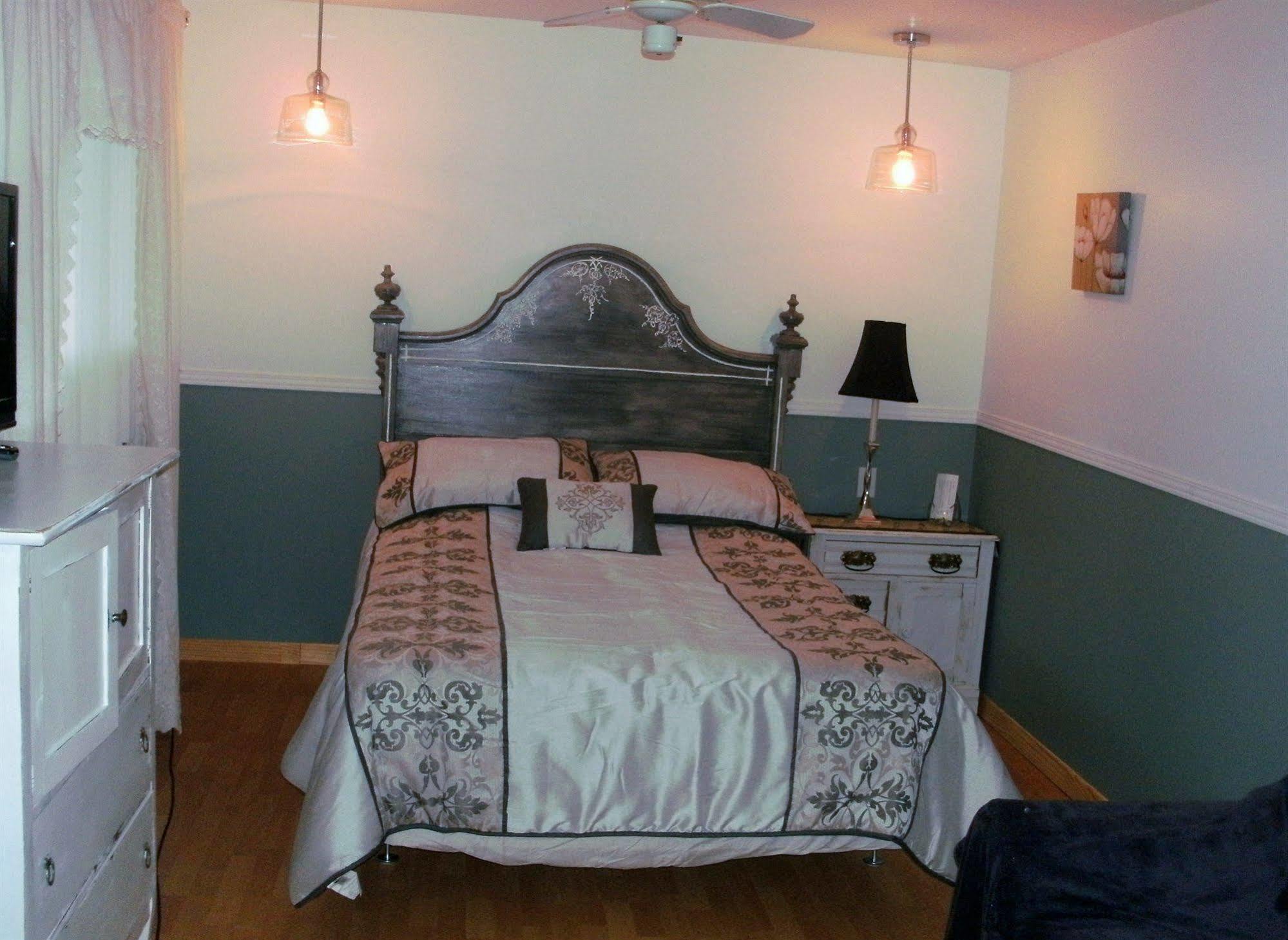 Motel Fleur De Lys Magog Esterno foto